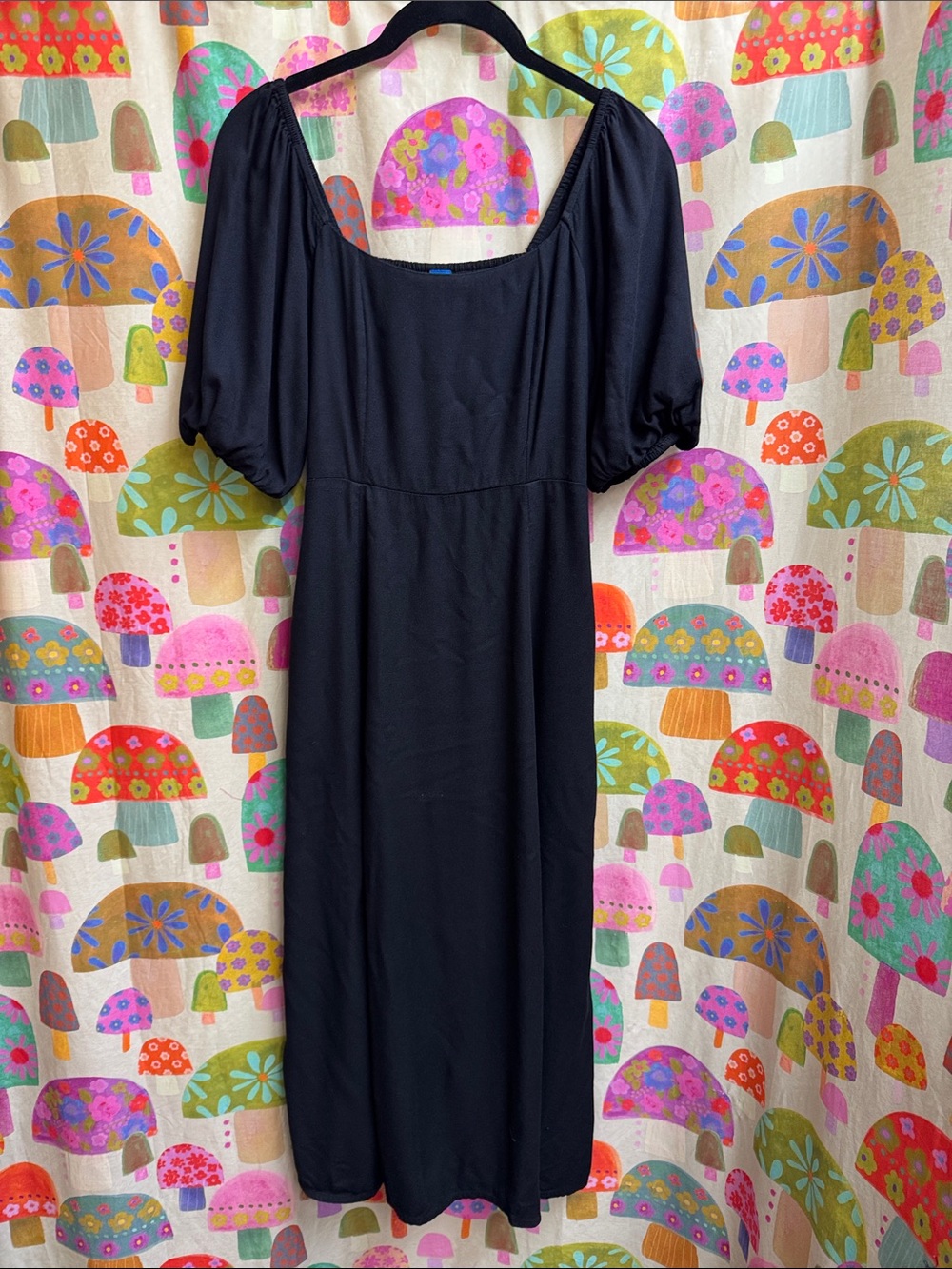 Old Navy Black Puff-Sleeve Midi Dress with Pockets. XS